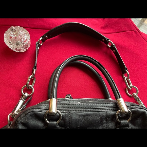 Coach beautiful leather bag with lots of space inside. Leather is very soft - Picture 10 of 12
